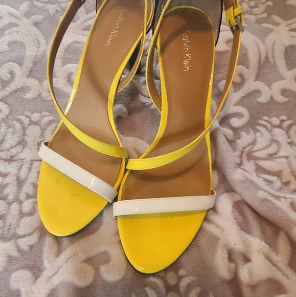 Calvin Klein Yellow Taxi Shoes - Picture 3 of 8